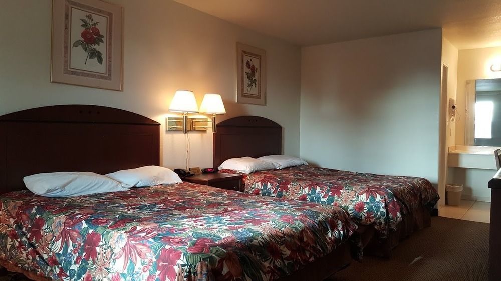 Cedar Creek Inn Bertram ภายนอก รูปภาพ