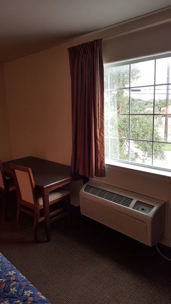 Cedar Creek Inn Bertram ภายนอก รูปภาพ
